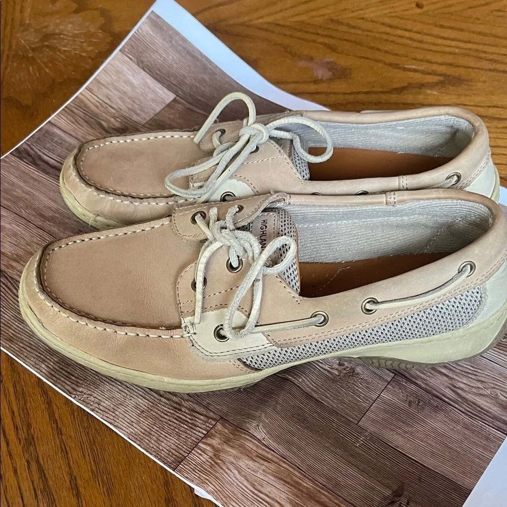 Men's Tan Leather Boat Shoes with Lace-Up Moc Toe